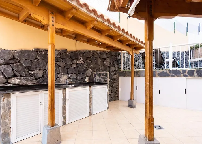 Home2book Metro Tenerife Adeje, Private Pool 度假居 *